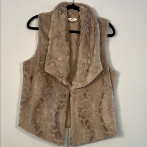Jack Women's Soft Faux Fur Tan Neutral Shabby Chic Vest Large Boho Western Layer